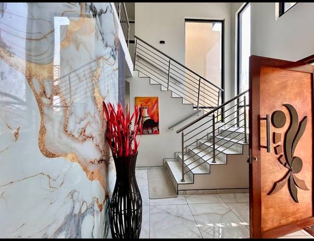 5 BEDROOM HOUSE FOR SALE IN XANADU